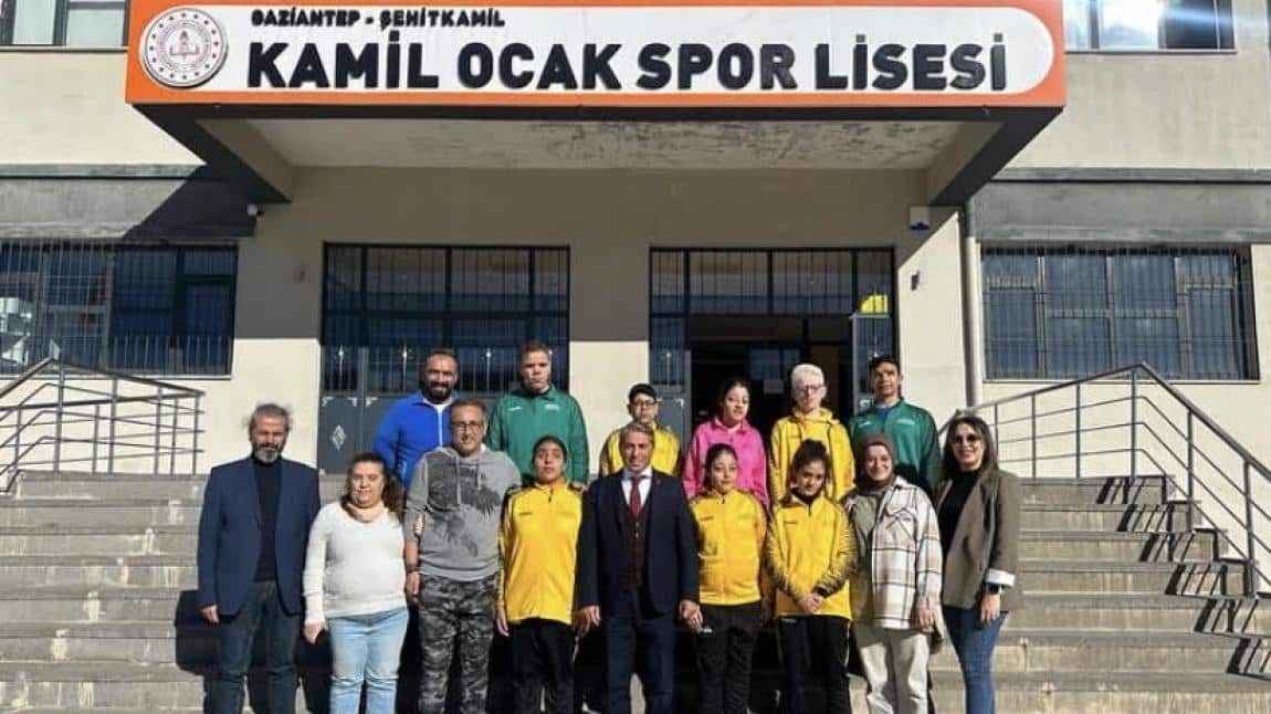 Kamil Ocak Spor Lisesine Gezi...